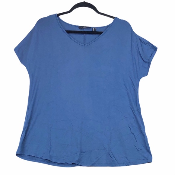 ✨Halston V-Neck Knit Extended Shoulder Top - Picture 2 of 6